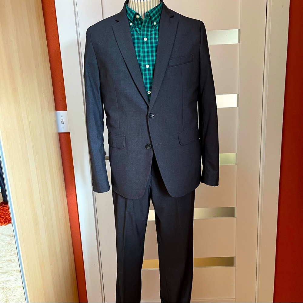 NWOT American Rag slim fit formal suit - jacket size M, pants 32x32